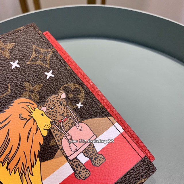 路易威登LV護照夾 M63486 獅子絲印護照本 LV經典款老花護照套 xxlv2102